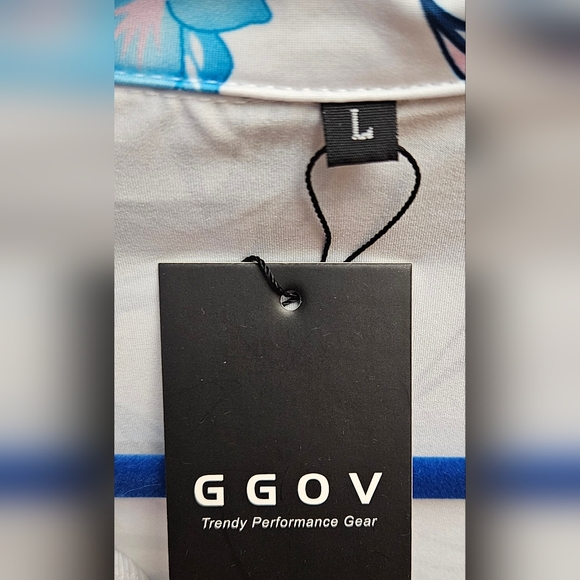 New size M/L women's top, great for golf, pickleball, tennis, etc. - Picture 5 of 5